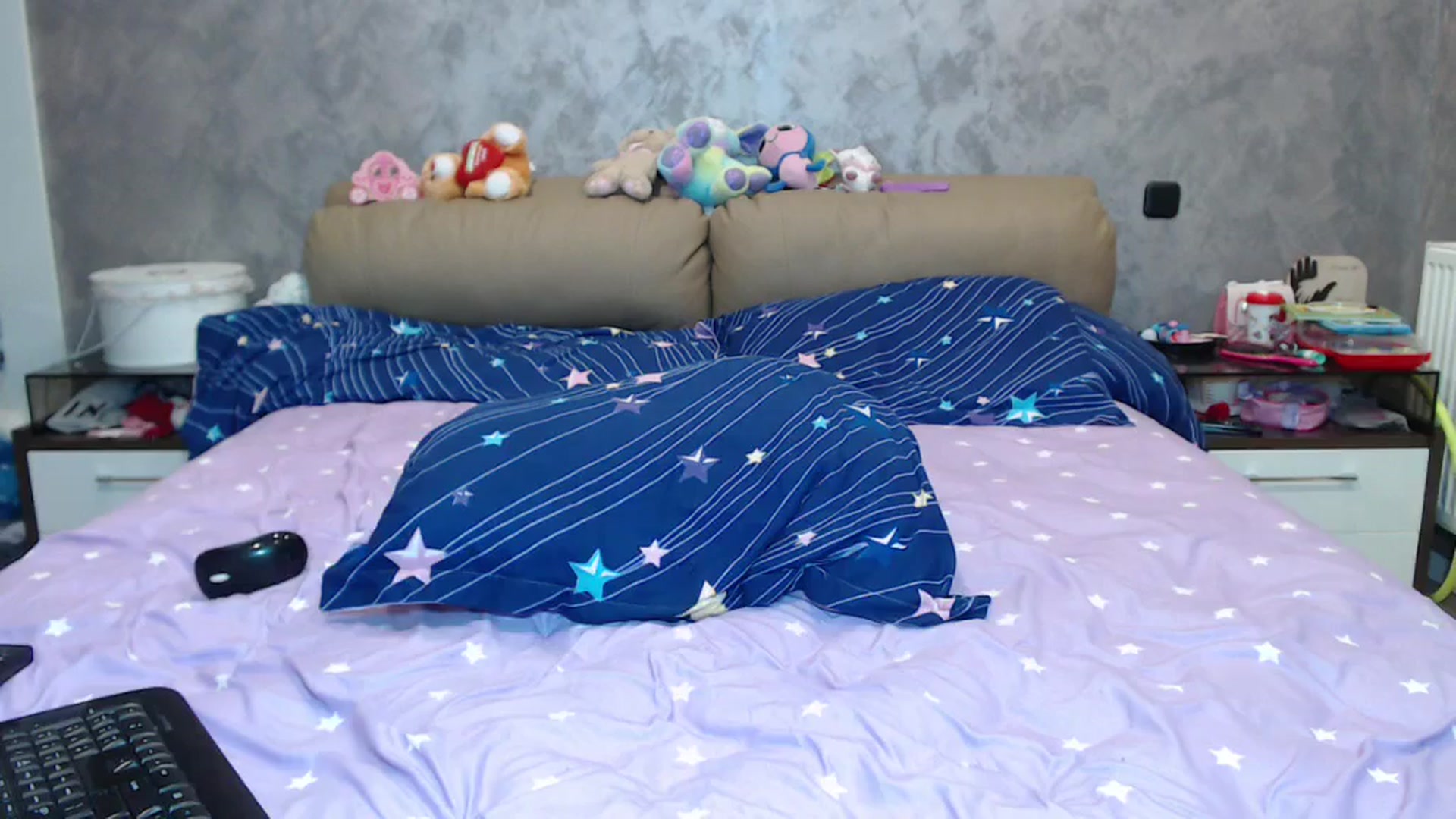 Gallery image thumbnail from Littlegirl25's myfreecams stream on, 06/06/2024, 08:45 image 11 of 20