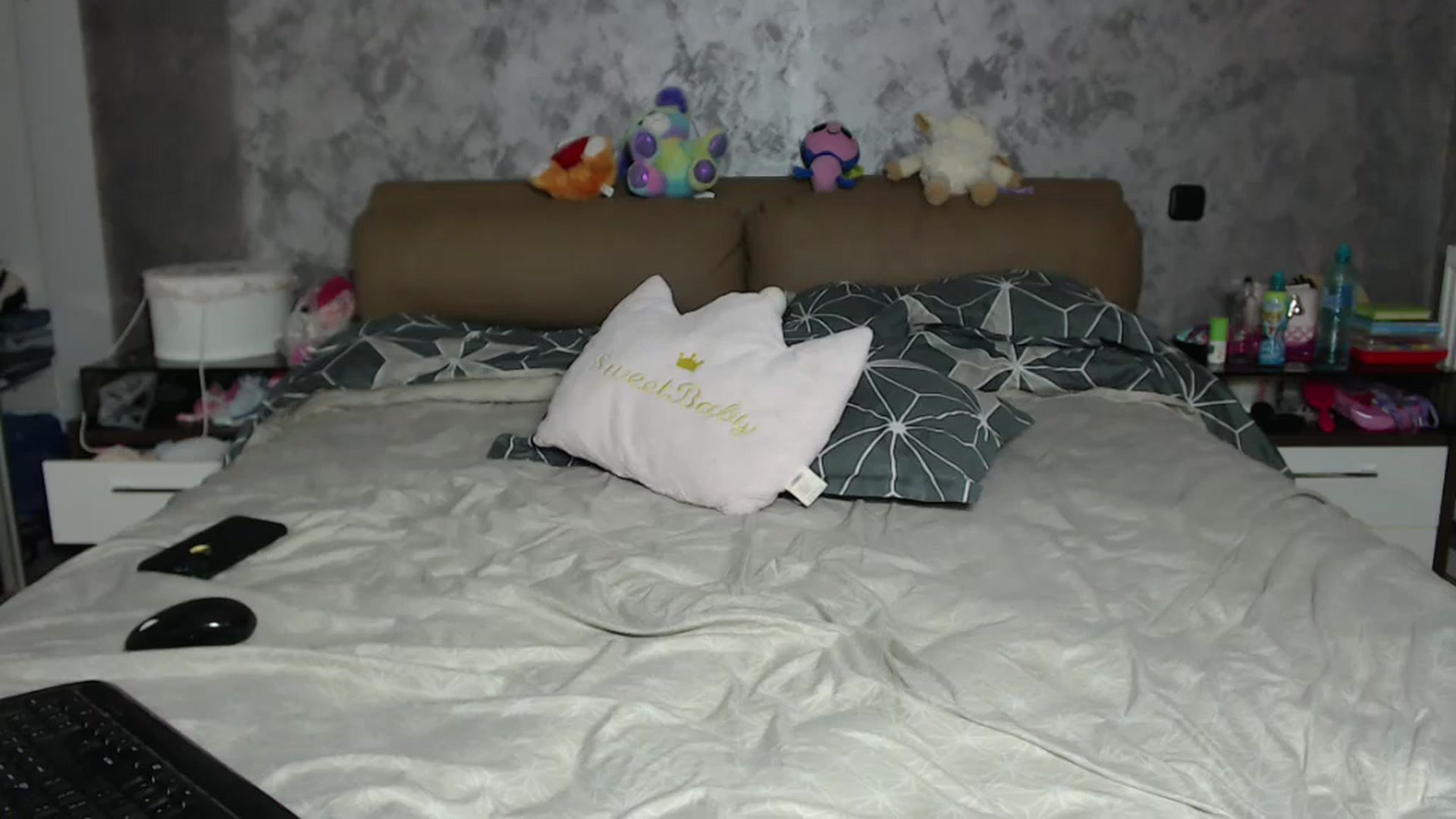 Gallery image thumbnail from Littlegirl25's myfreecams stream on, 06/10/2024, 09:30 image 19 of 20