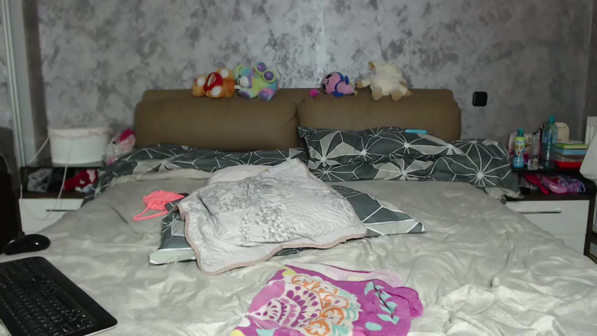 Gallery image thumbnail from Littlegirl25's myfreecams stream on, 06/11/2024, 09:50 image 15 of 20