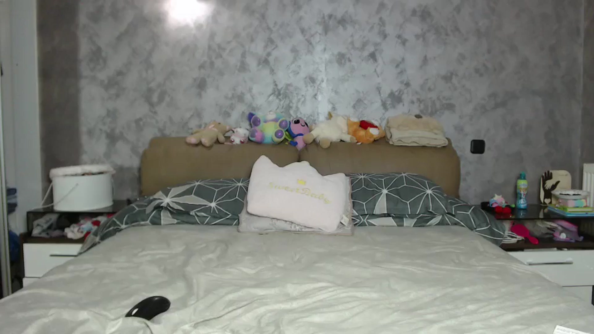 Gallery image thumbnail from Littlegirl25's myfreecams stream on, 06/18/2024, 08:04 image 13 of 20