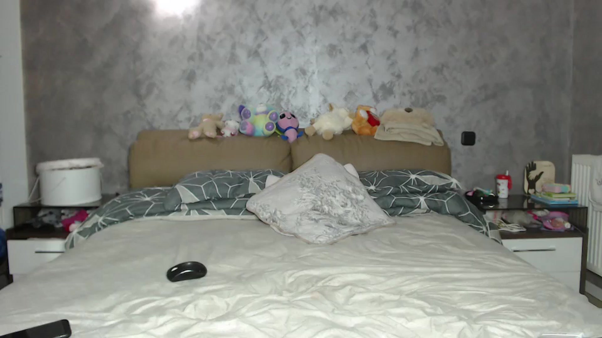 Gallery image thumbnail from Littlegirl25's myfreecams stream on, 06/20/2024, 09:18 image 2 of 20