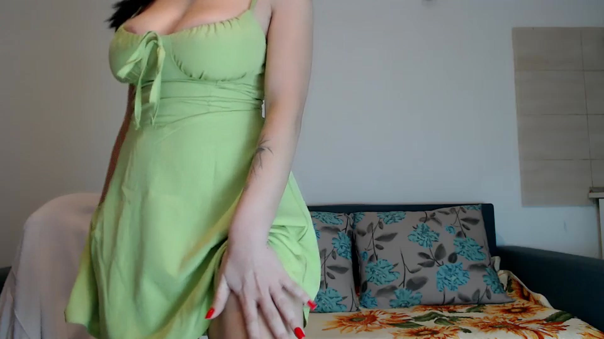 Gallery image thumbnail from Littlegirl25's myfreecams stream on, 12/18/2025, 22:27 image 4 of 20