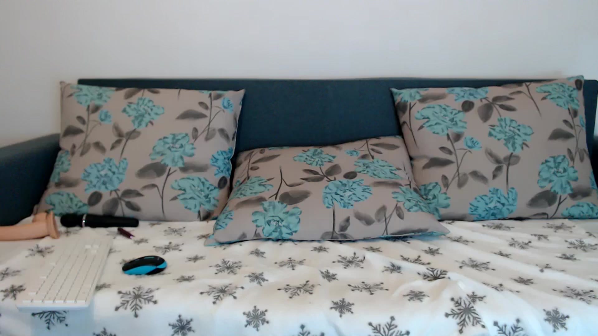 Gallery image thumbnail from Littlegirl25's myfreecams stream on, 01/15/2026, 23:57 image 14 of 20