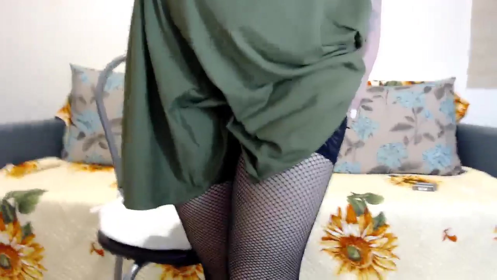 Gallery image thumbnail from Littlegirl25's myfreecams stream on, 04/16/2026, 22:20 image 8 of 20