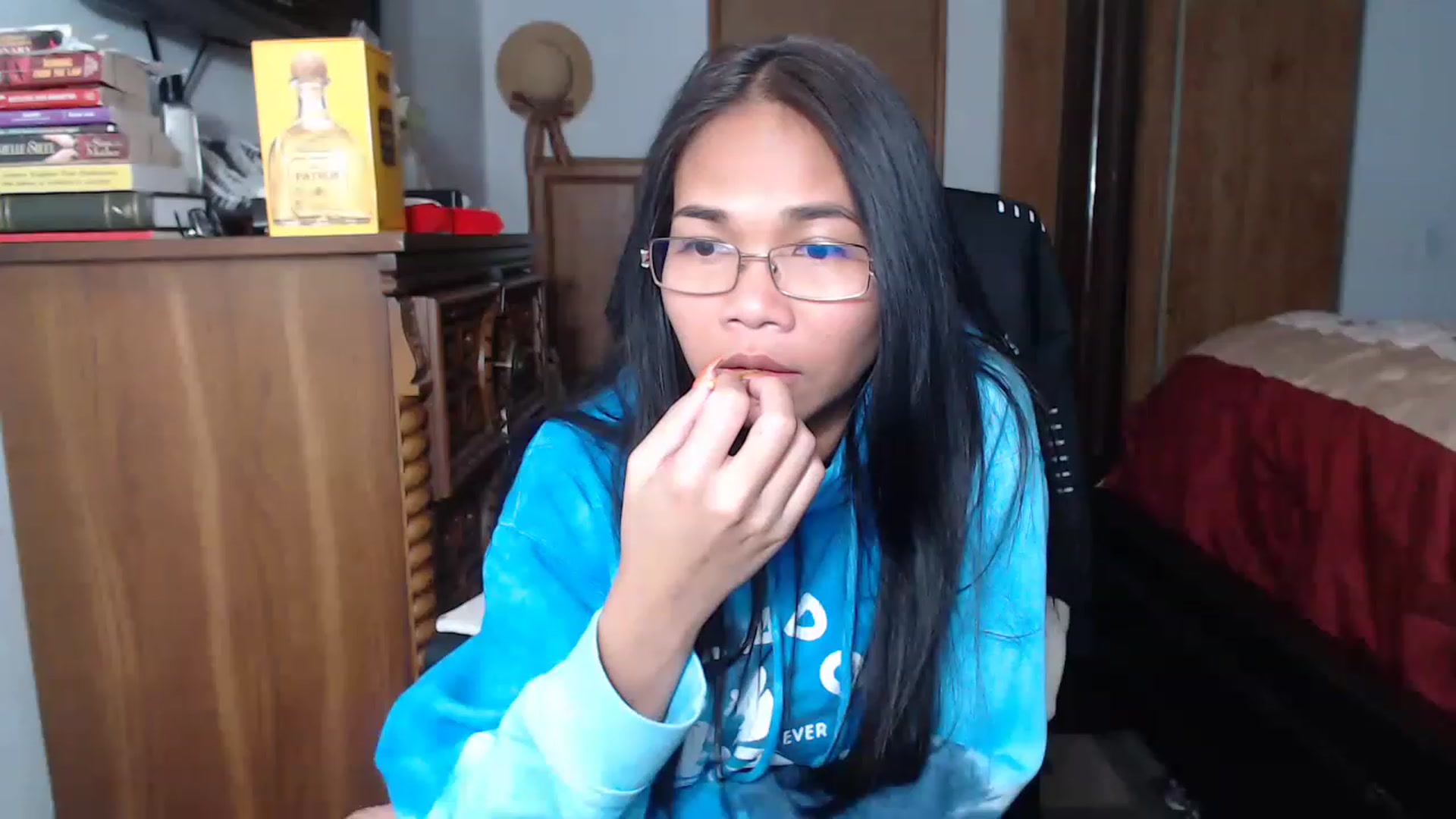 Gallery image thumbnail from Littlekai2023's myfreecams stream on, 11/15/2022, 24:40 image 14 of 20