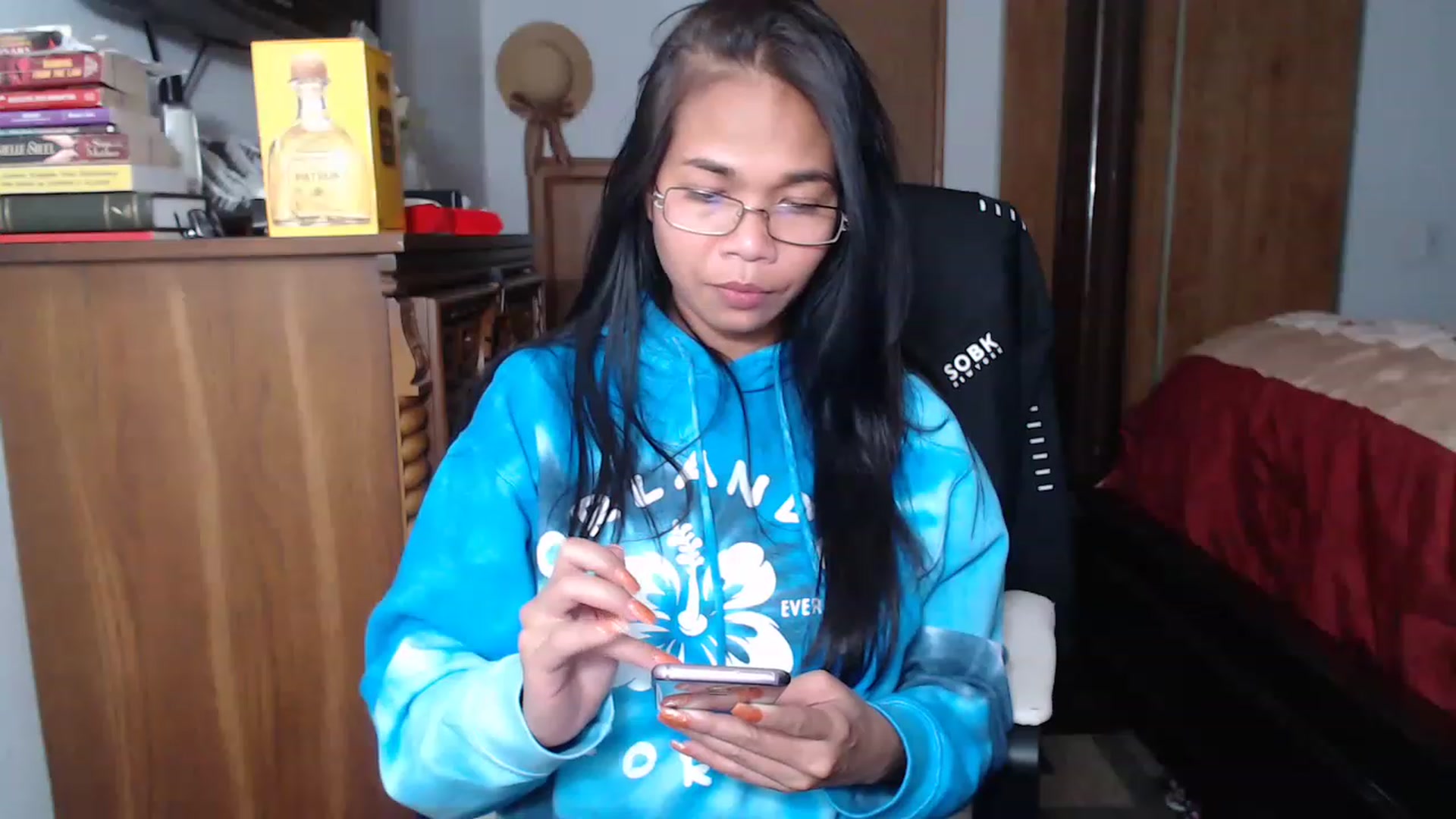 Gallery image thumbnail from Littlekai2023's myfreecams stream on, 11/15/2022, 24:40 image 17 of 20
