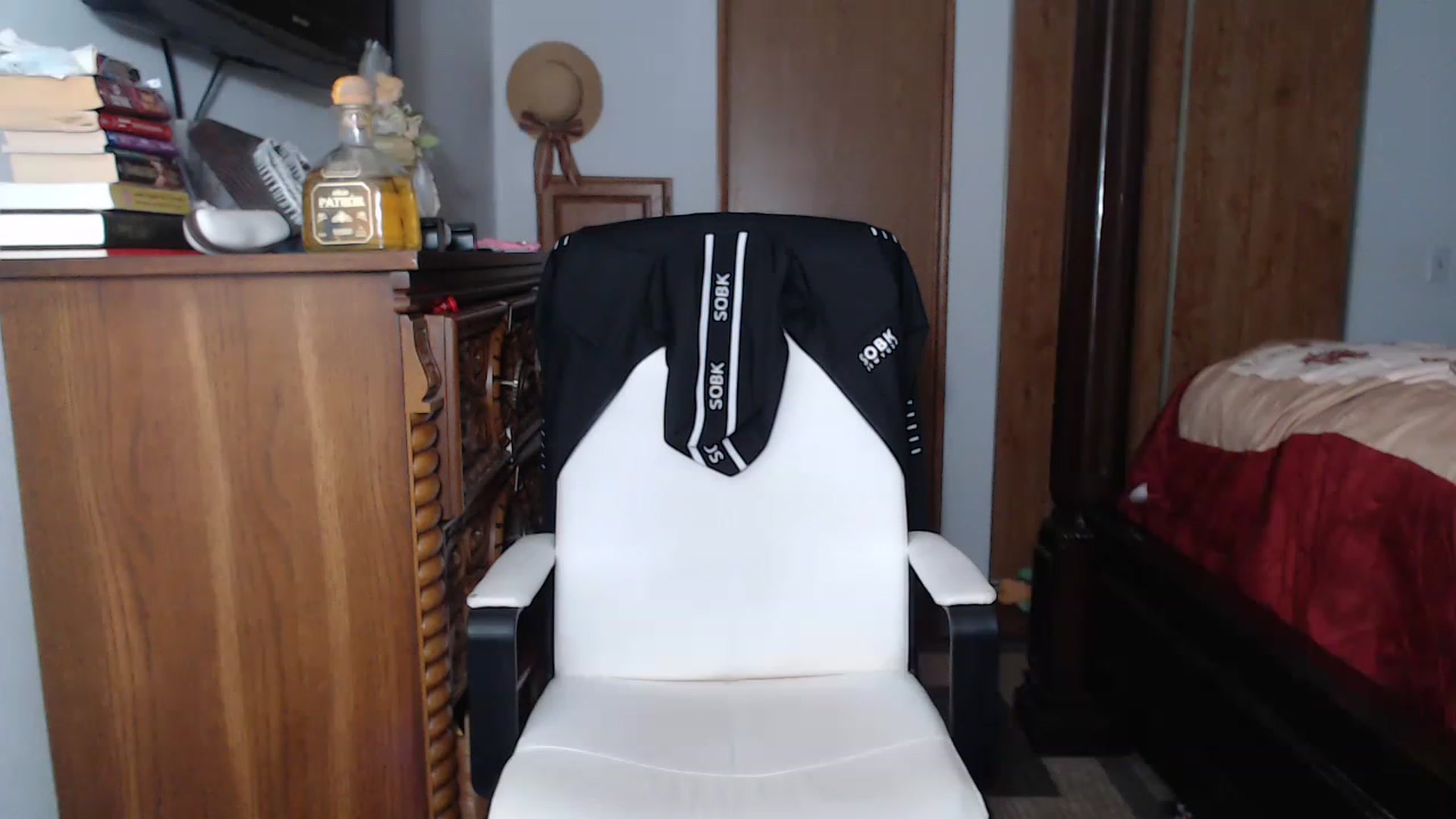 Gallery image thumbnail from Littlekai2023's myfreecams stream on, 11/16/2022, 08:06 image 16 of 20