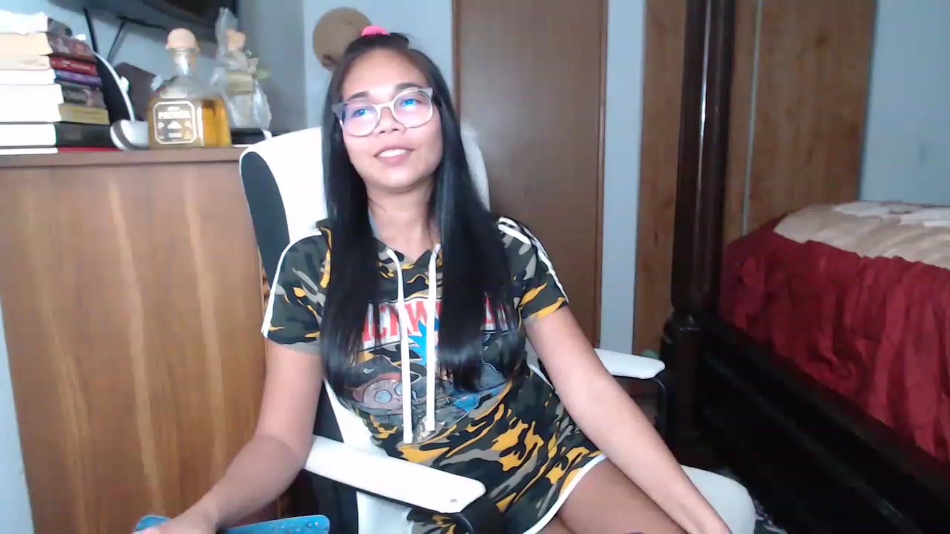 Gallery image thumbnail from Littlekai2023's myfreecams stream on, 11/17/2022, 05:07 image 12 of 20