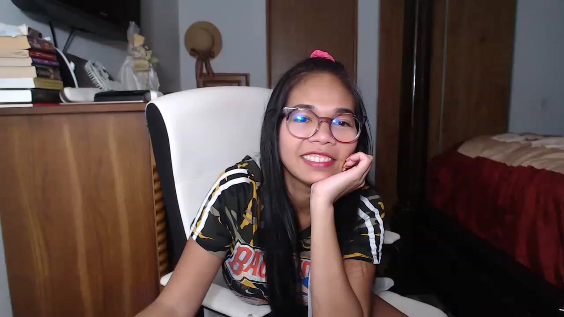 Gallery image thumbnail from Littlekai2023's myfreecams stream on, 11/17/2022, 05:07 image 3 of 20