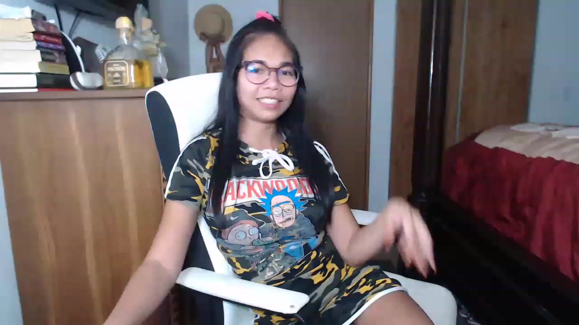 Gallery image thumbnail from Littlekai2023's myfreecams stream on, 11/17/2022, 05:07 image 17 of 20