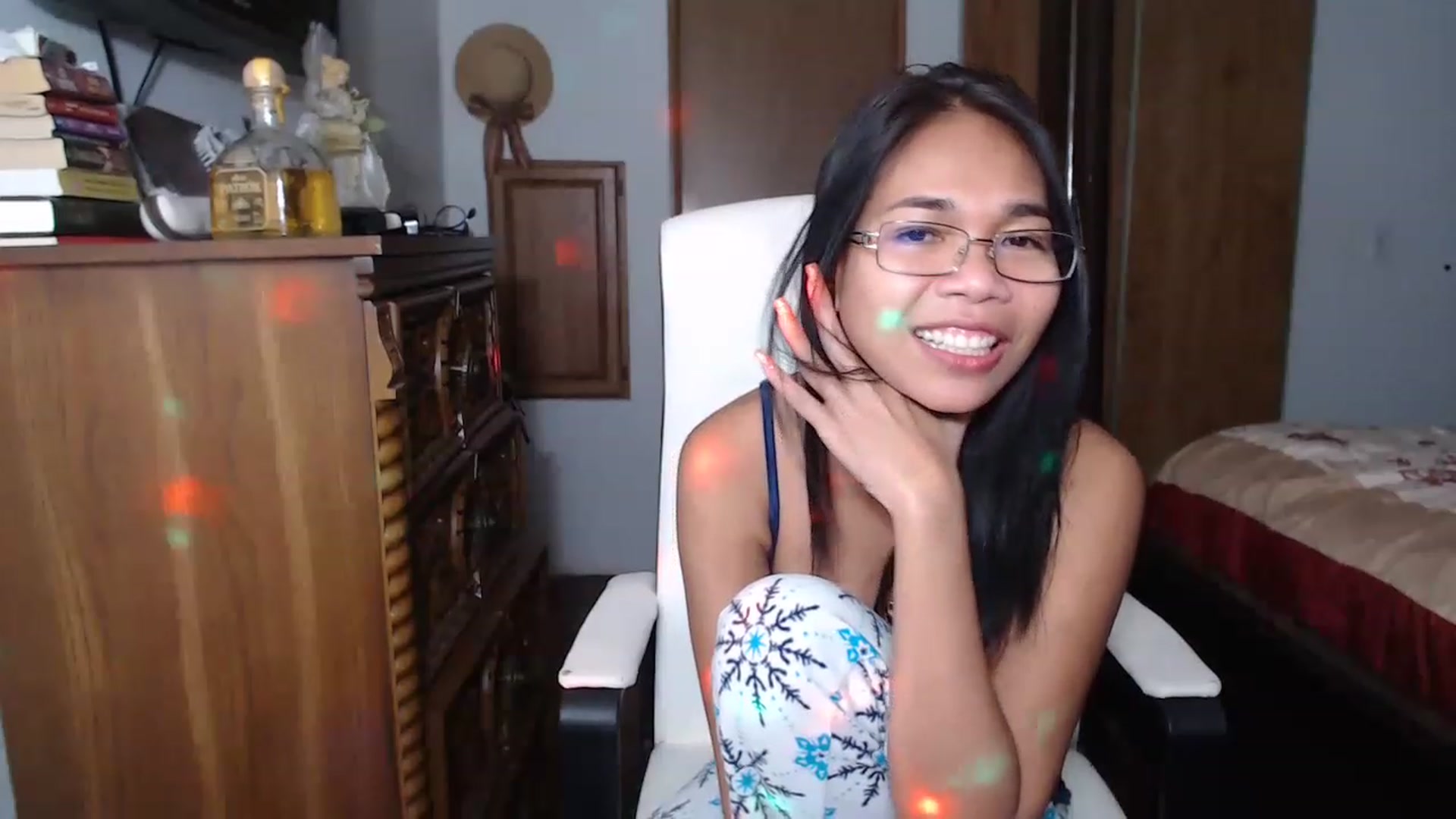 Gallery image thumbnail from Littlekai2023's myfreecams stream on, 11/18/2022, 04:45 image 15 of 20