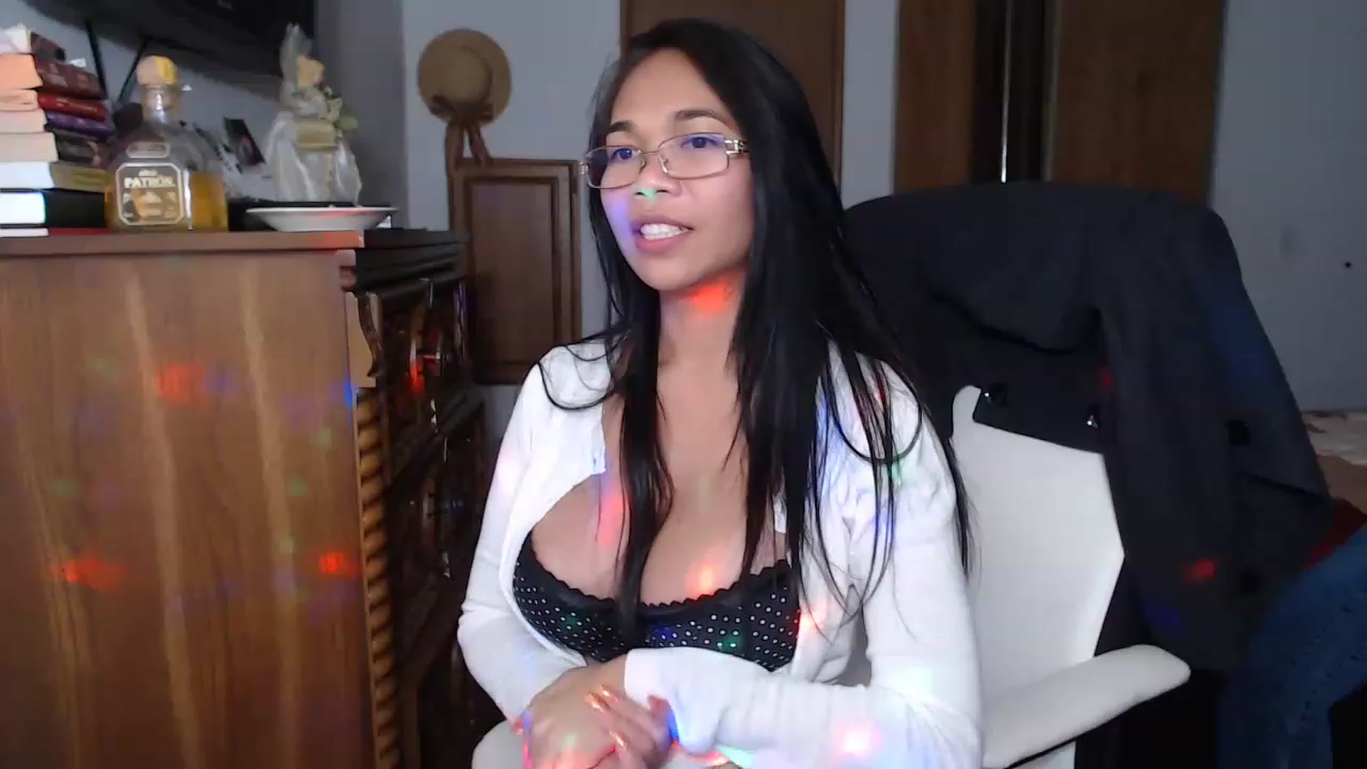 Gallery image thumbnail from Littlekai2023's myfreecams stream on, 11/20/2022, 01:10 image 17 of 20