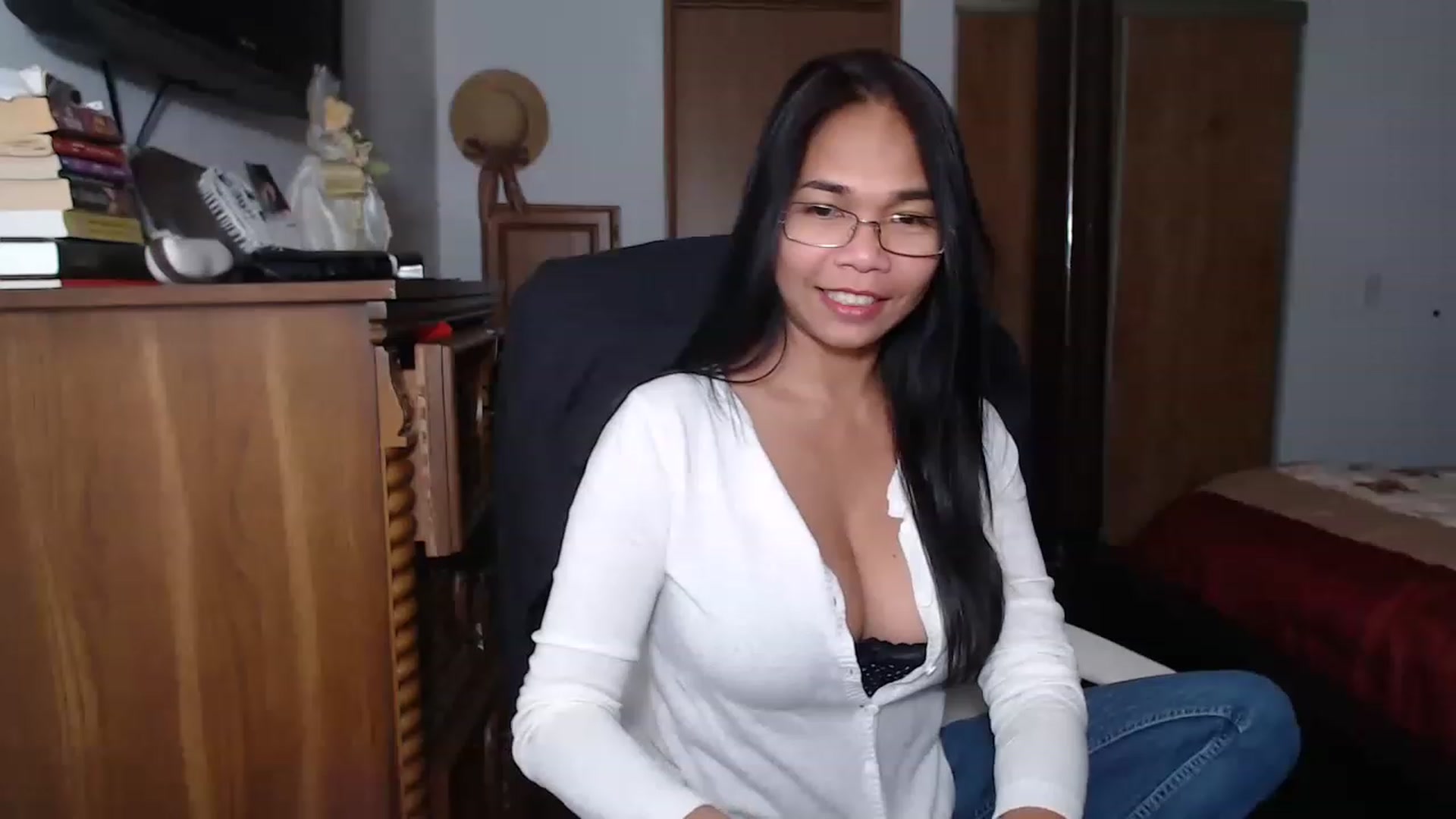 Gallery image thumbnail from Littlekai2023's myfreecams stream on, 11/20/2022, 01:10 image 1 of 20