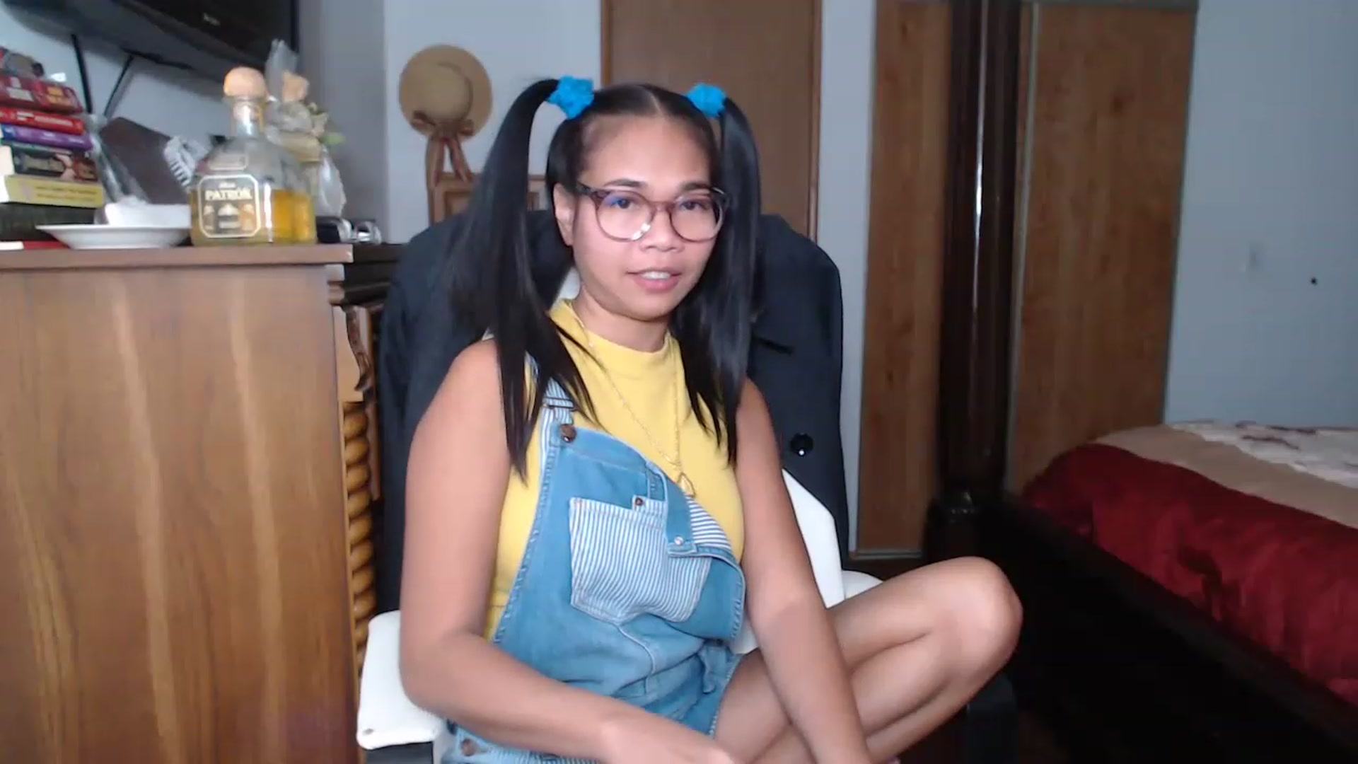 Gallery image thumbnail from Littlekai2023's myfreecams stream on, 11/21/2022, 01:26 image 15 of 20