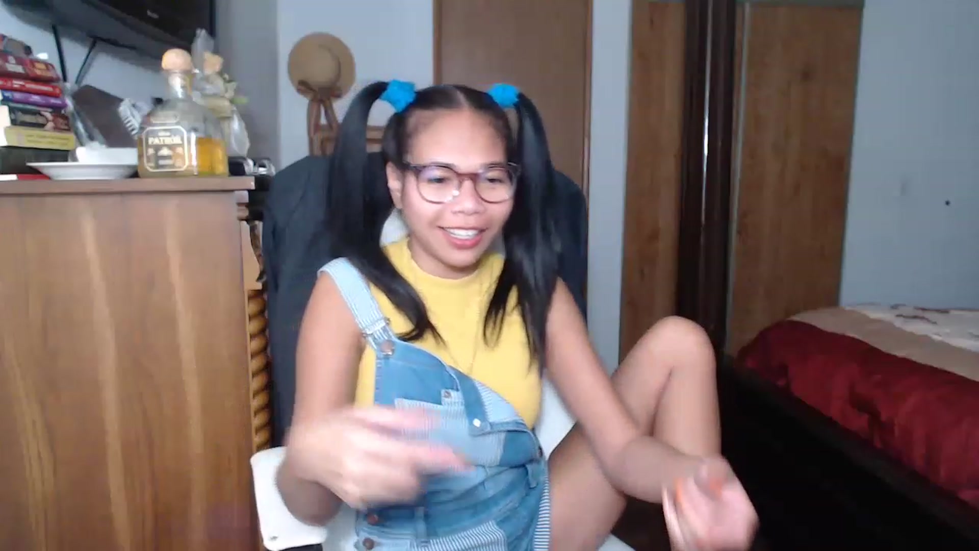 Gallery image thumbnail from Littlekai2023's myfreecams stream on, 11/21/2022, 01:26 image 18 of 20