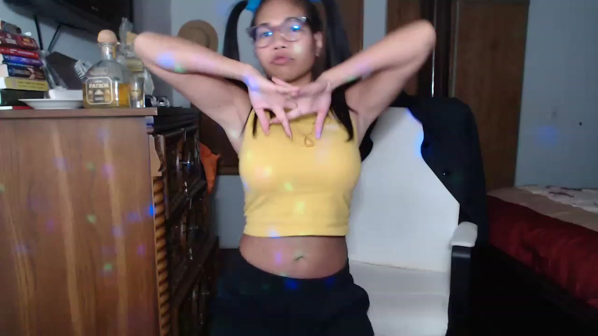 Gallery image thumbnail from Littlekai2023's myfreecams stream on, 11/21/2022, 03:40 image 19 of 20
