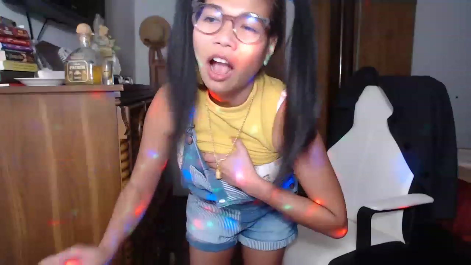 Gallery image thumbnail from Littlekai2023's myfreecams stream on, 11/21/2022, 03:40 image 16 of 20