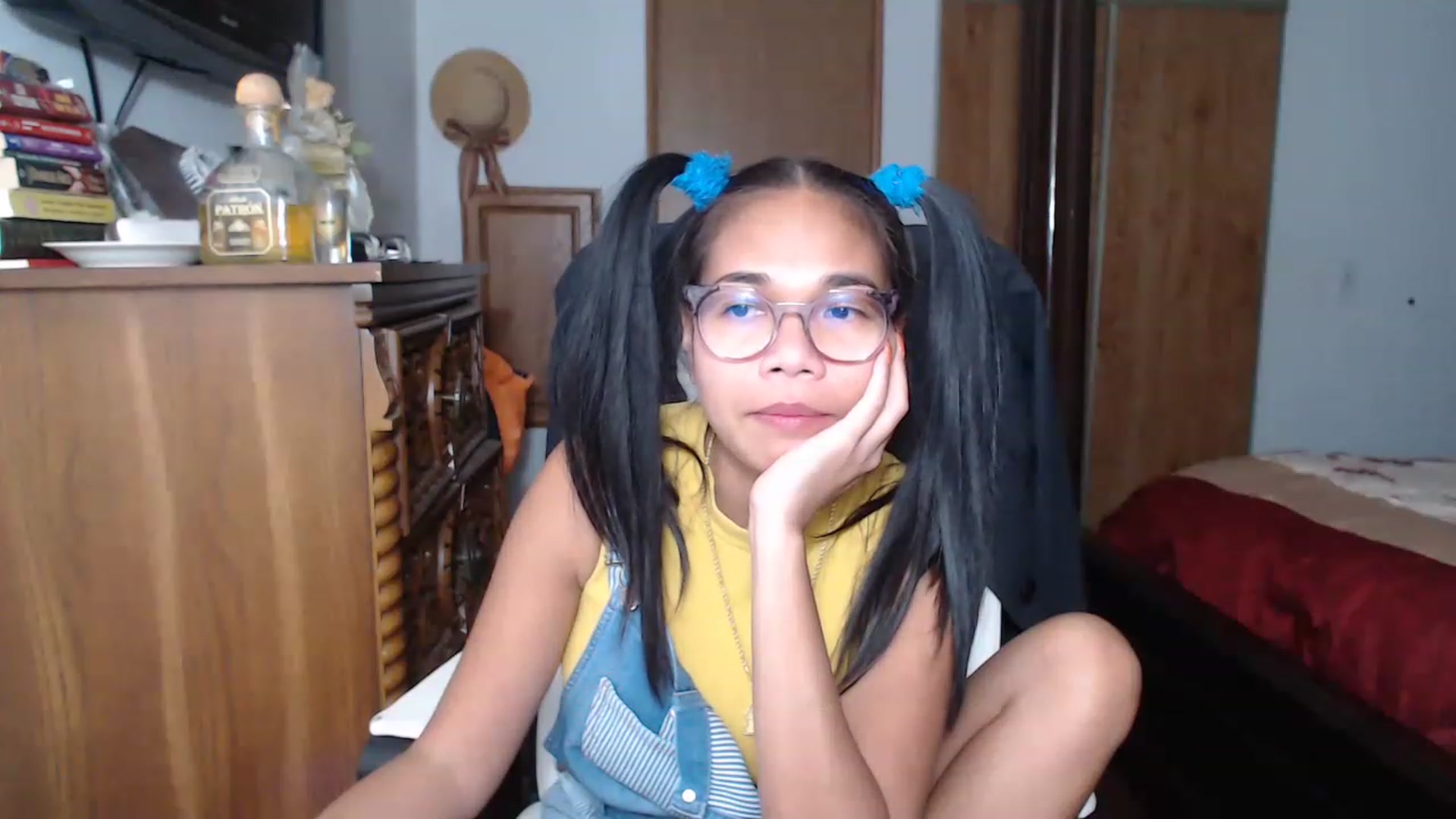 Gallery image thumbnail from Littlekai2023's myfreecams stream on, 11/21/2022, 03:40 image 10 of 20