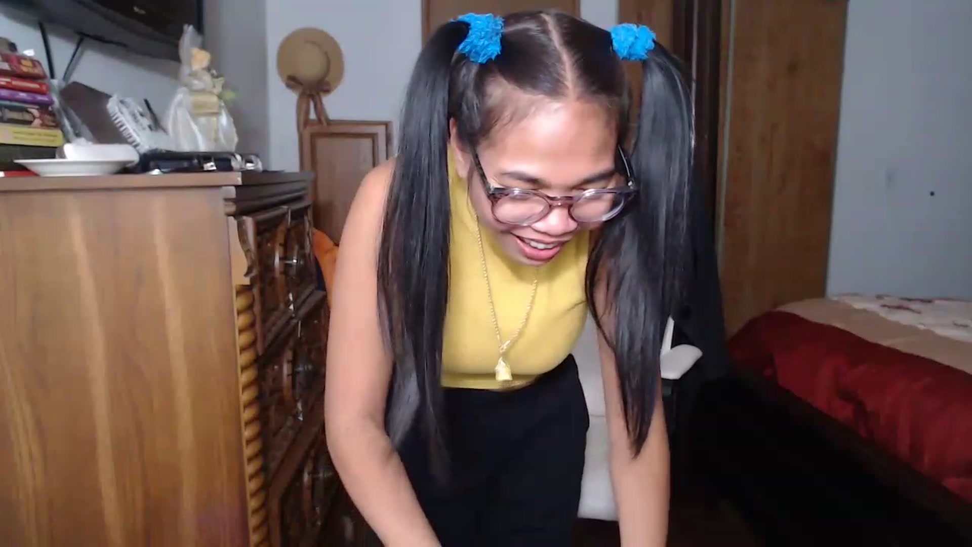 Gallery image thumbnail from Littlekai2023's myfreecams stream on, 11/21/2022, 04:26 image 18 of 20