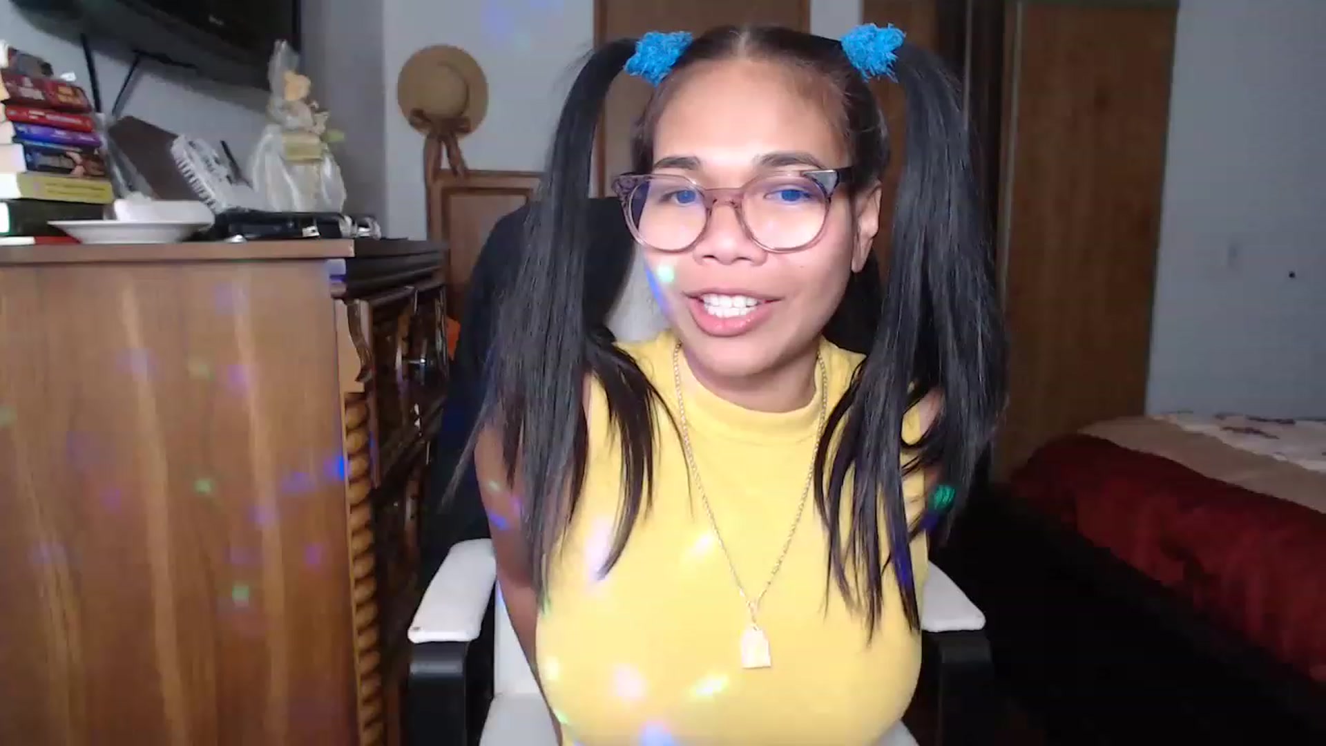 Gallery image thumbnail from Littlekai2023's myfreecams stream on, 11/21/2022, 04:26 image 2 of 20