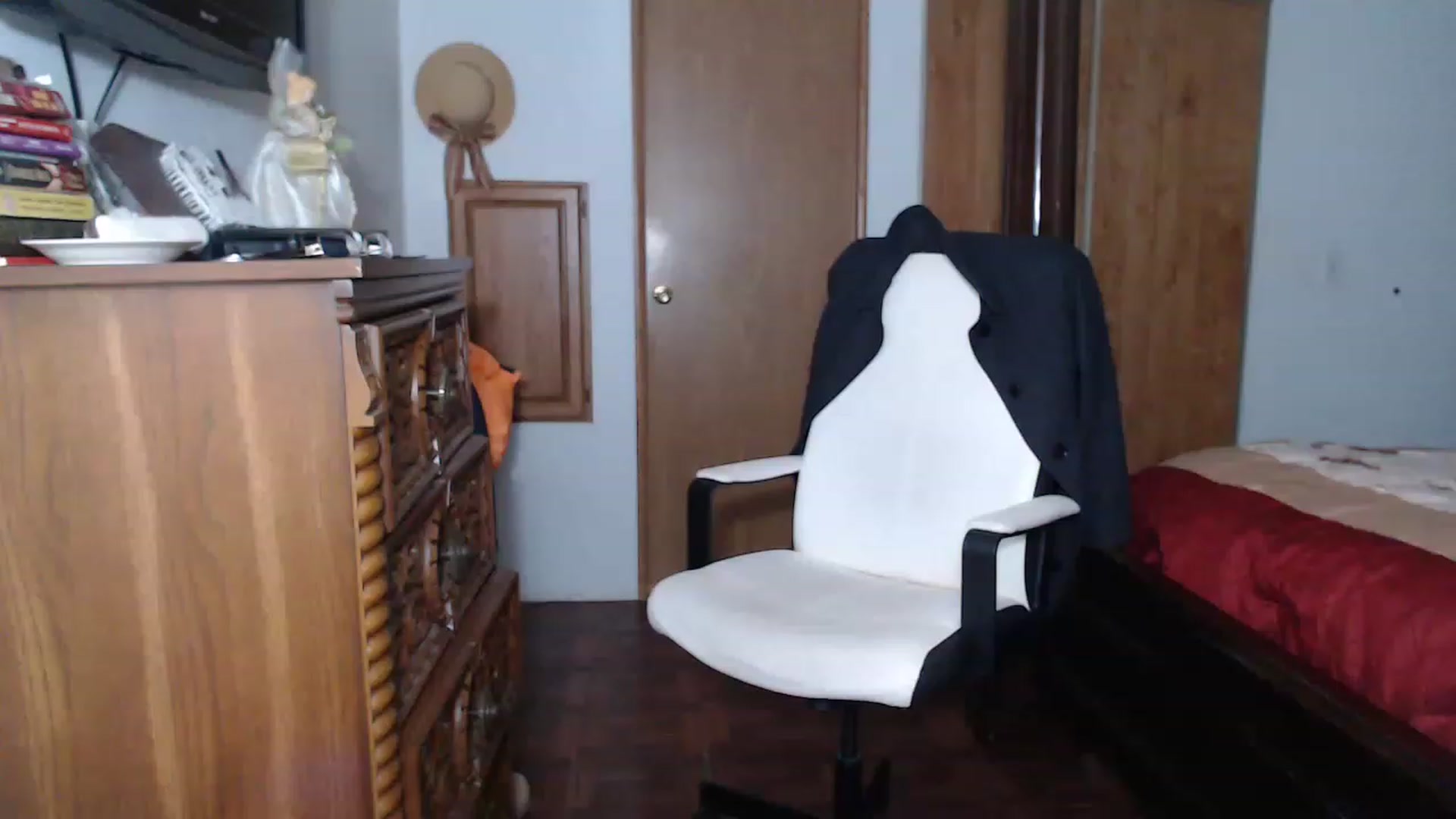 Gallery image thumbnail from Littlekai2023's myfreecams stream on, 11/21/2022, 04:26 image 19 of 20
