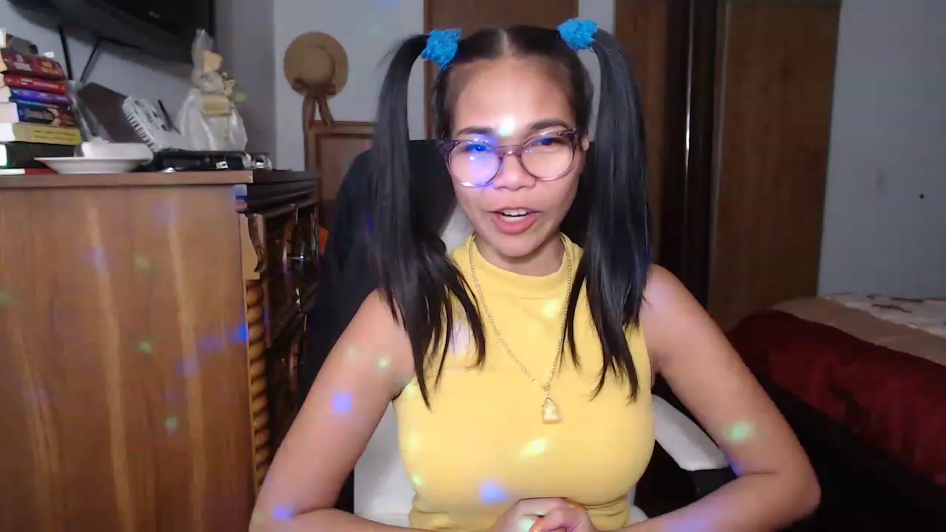 Gallery image thumbnail from Littlekai2023's myfreecams stream on, 11/21/2022, 04:26 image 1 of 20