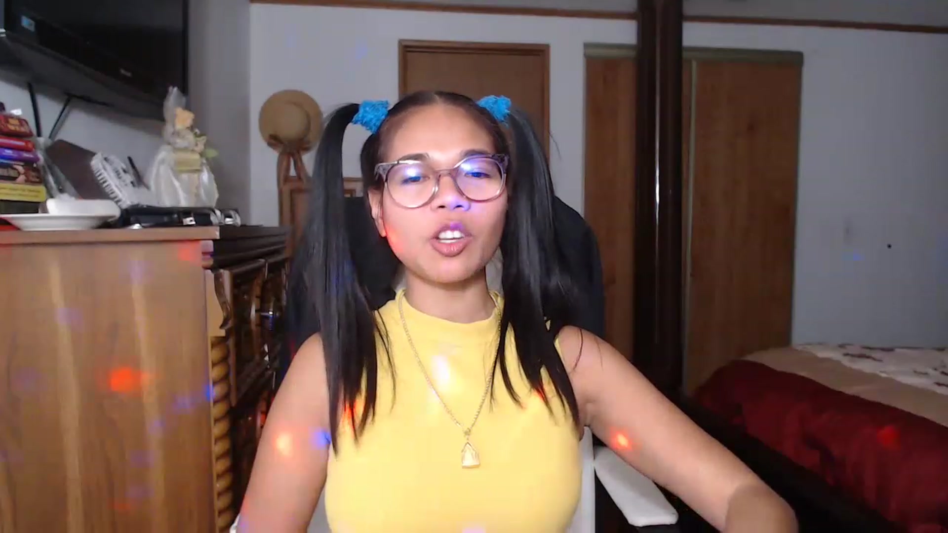 Gallery image thumbnail from Littlekai2023's myfreecams stream on, 11/21/2022, 04:26 image 10 of 20