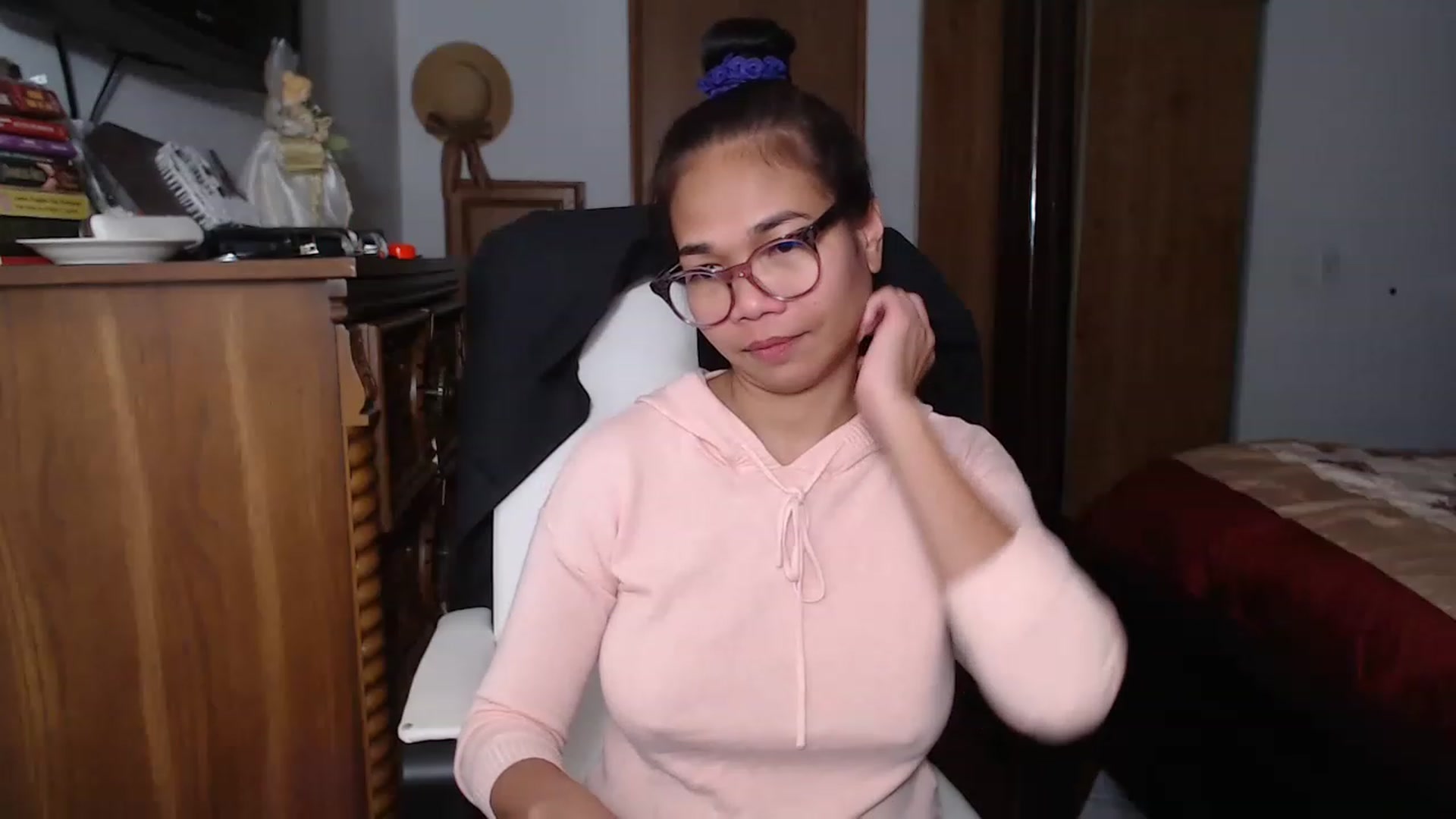 Gallery image thumbnail from Littlekai2023's myfreecams stream on, 11/23/2022, 01:22 image 4 of 20