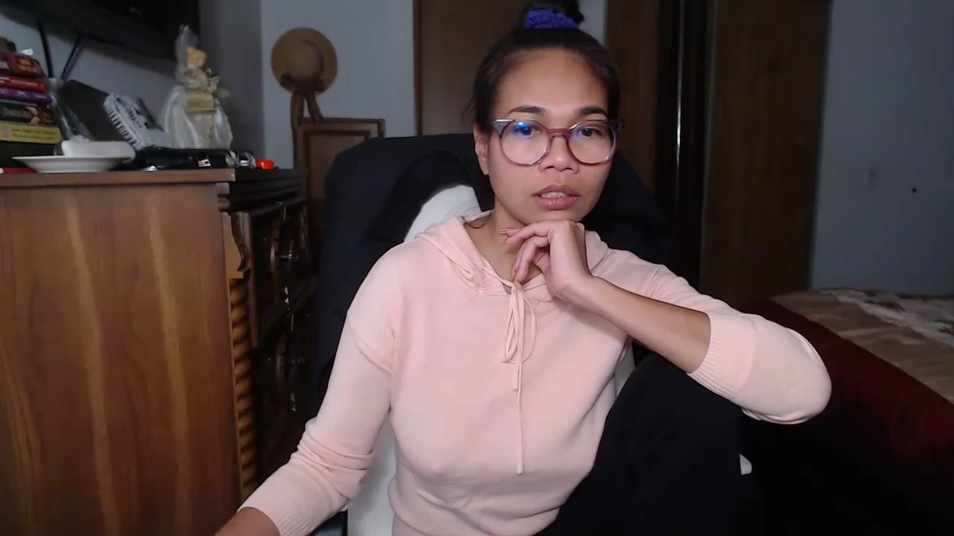 Gallery image thumbnail from Littlekai2023's myfreecams stream on, 11/23/2022, 01:22 image 12 of 20