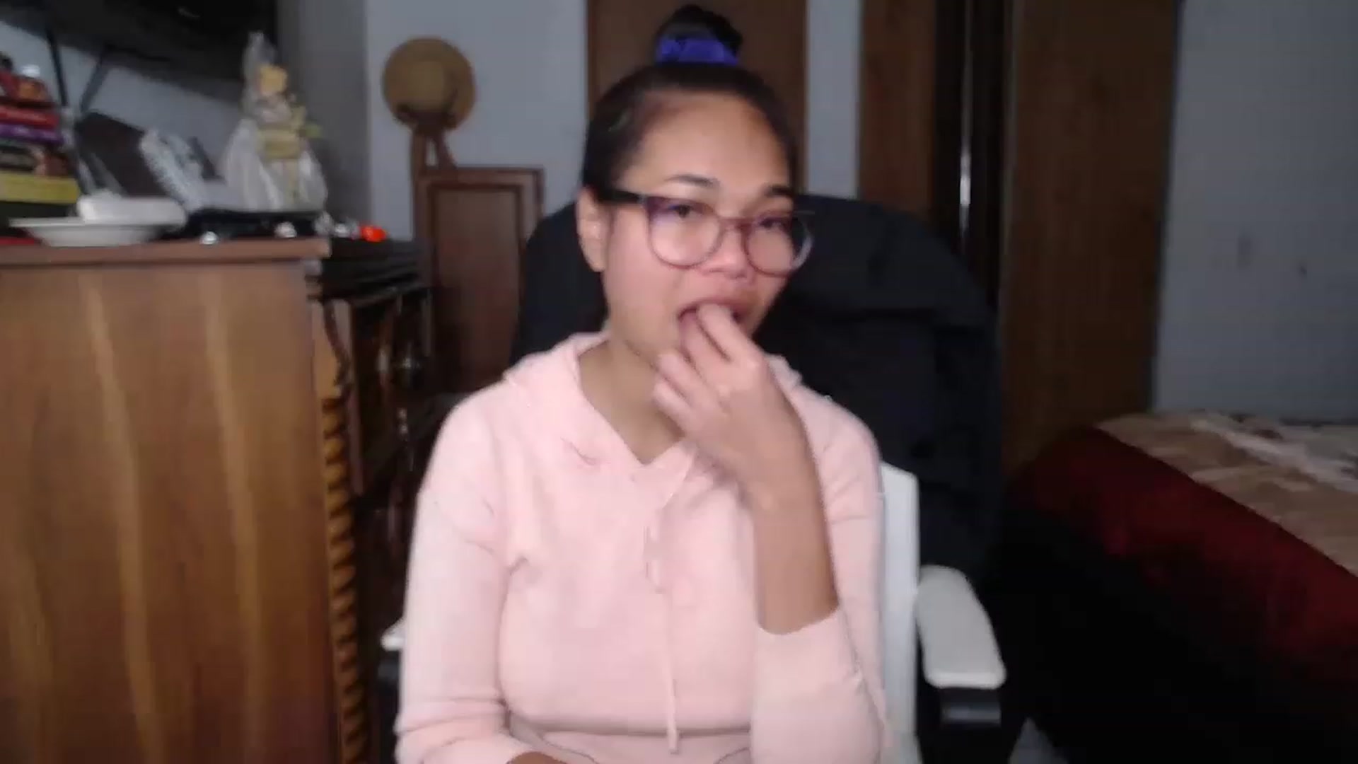 Gallery image thumbnail from Littlekai2023's myfreecams stream on, 11/23/2022, 01:22 image 1 of 20