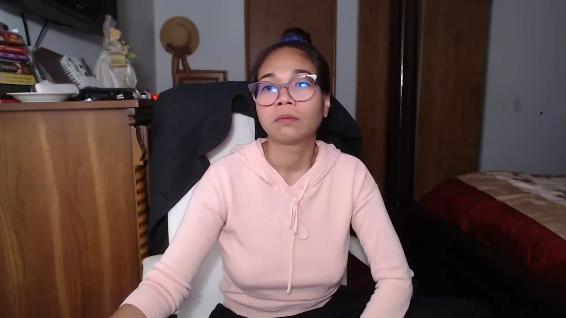 Gallery image thumbnail from Littlekai2023's myfreecams stream on, 11/23/2022, 01:22 image 2 of 20