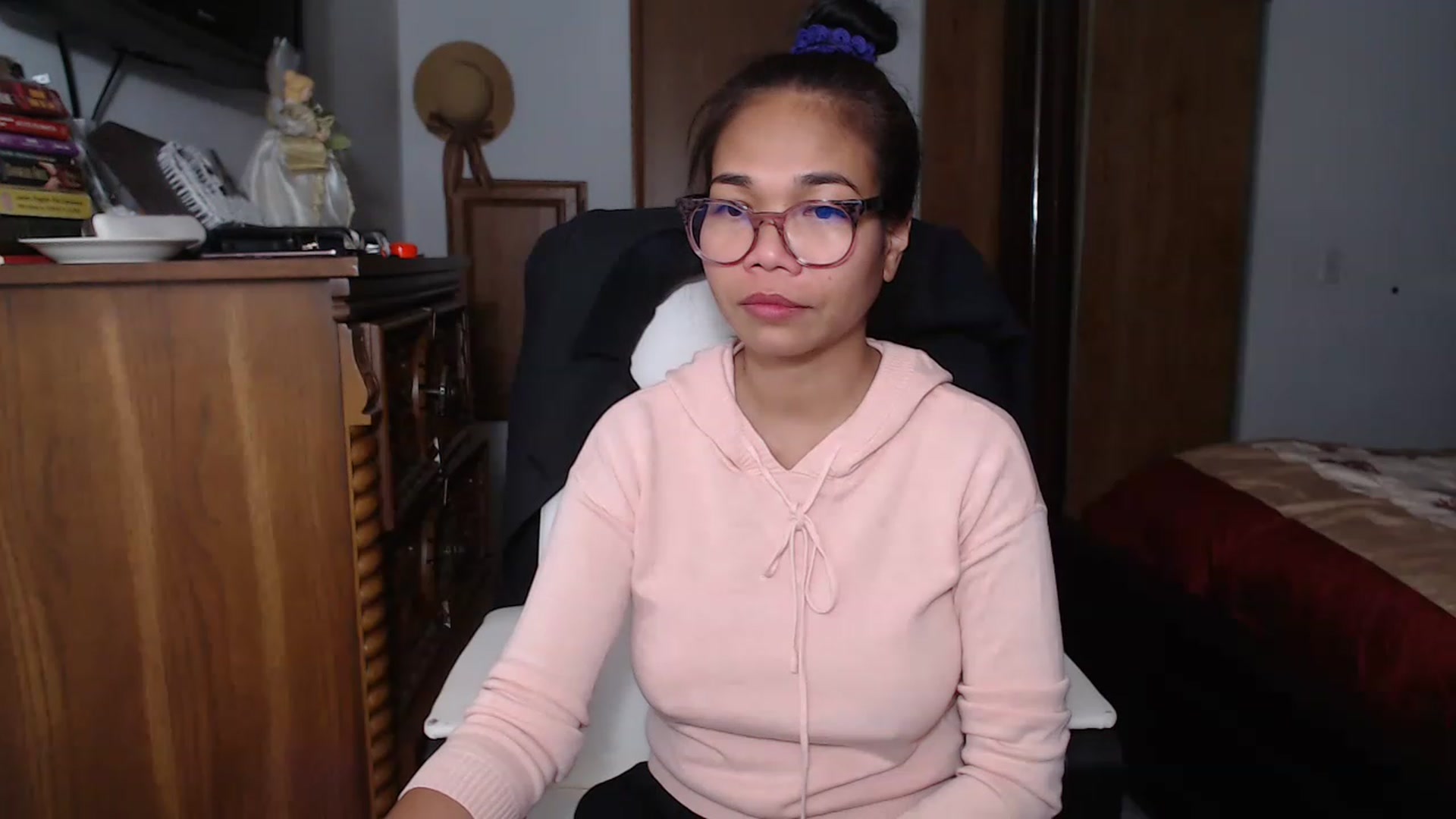 Gallery image thumbnail from Littlekai2023's myfreecams stream on, 11/23/2022, 01:22 image 19 of 20
