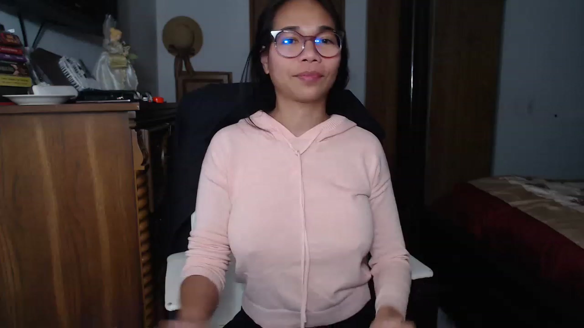 Gallery image thumbnail from Littlekai2023's myfreecams stream on, 11/23/2022, 02:09 image 10 of 20