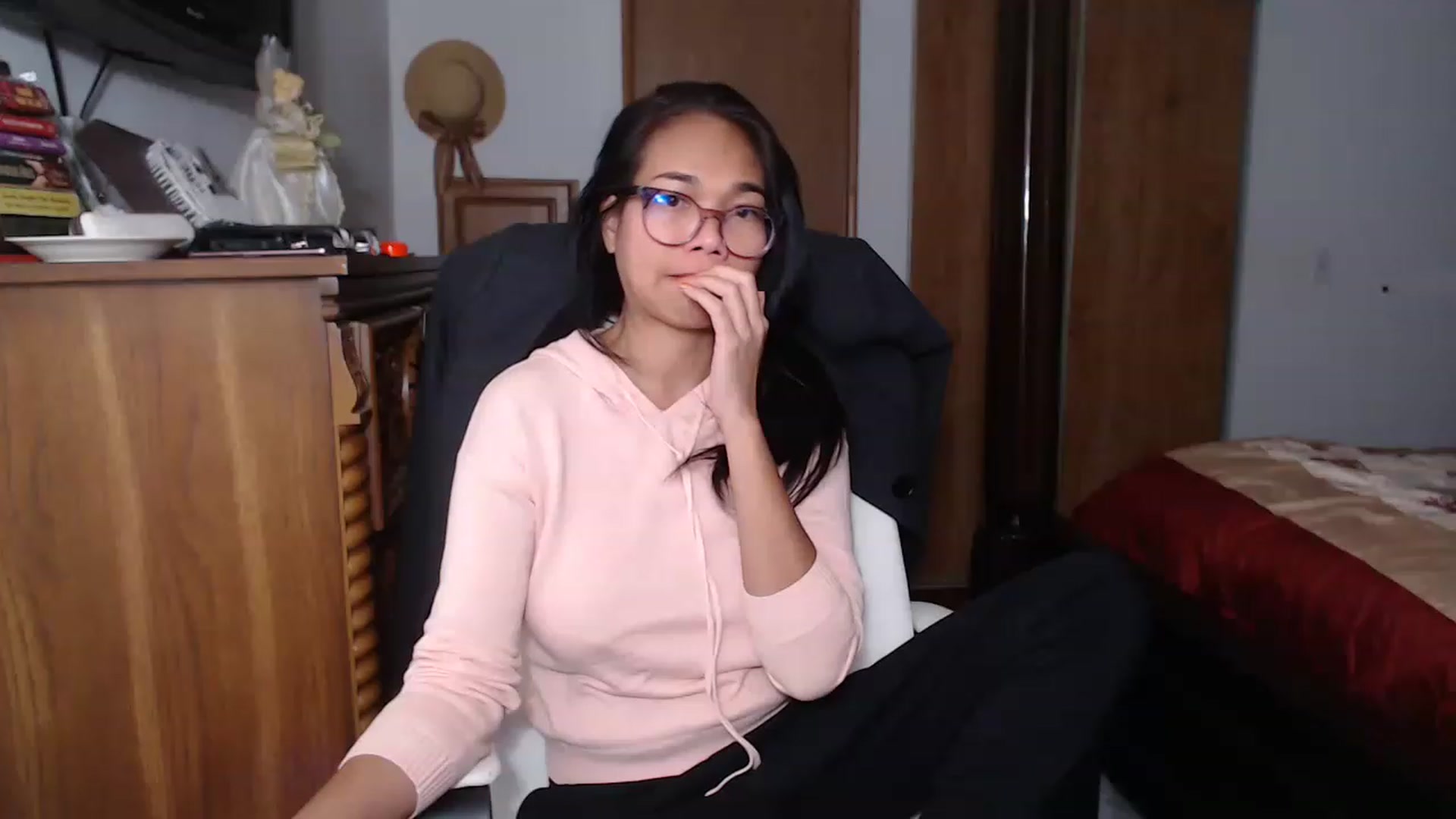 Gallery image thumbnail from Littlekai2023's myfreecams stream on, 11/23/2022, 02:09 image 16 of 20
