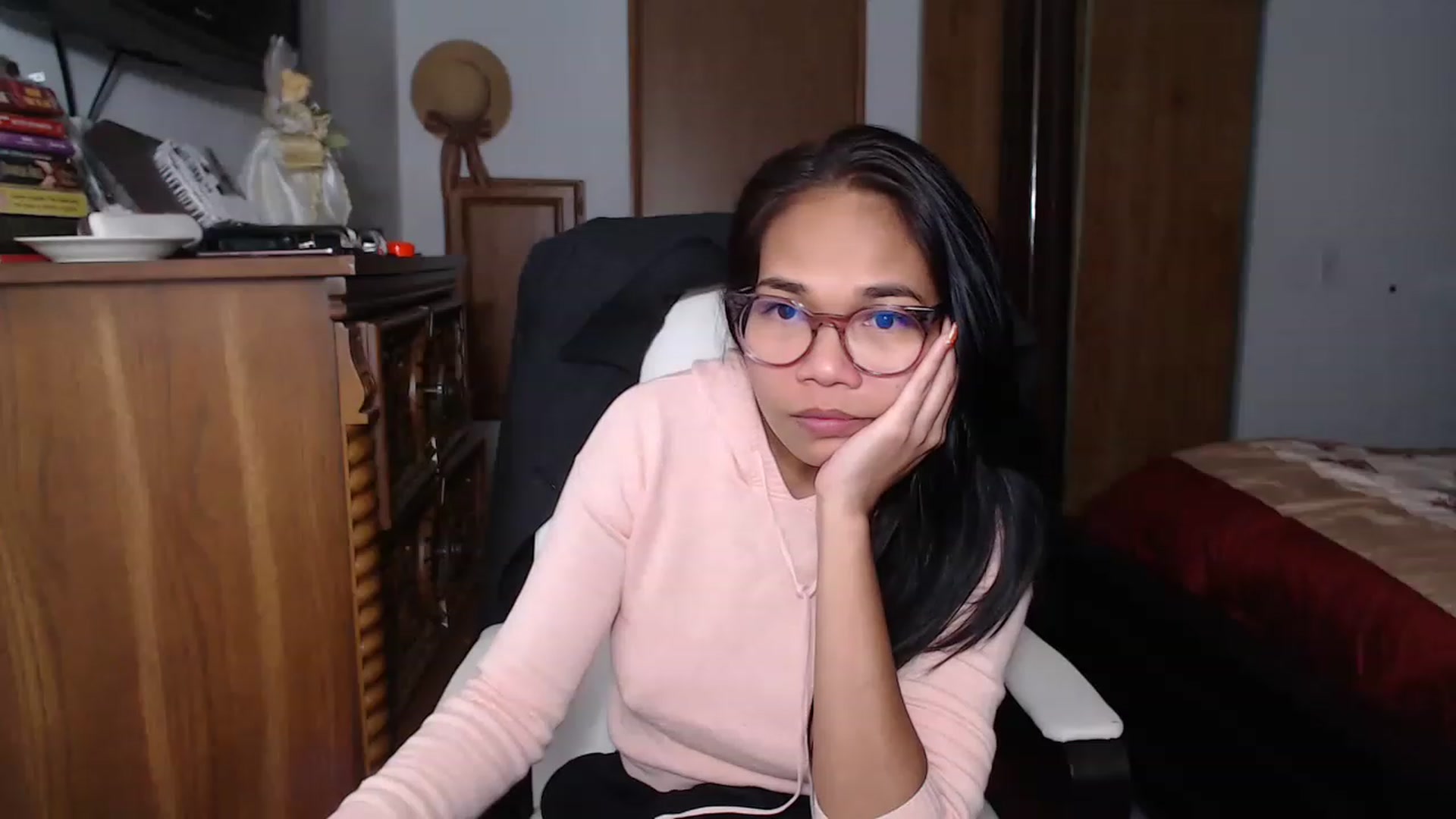Gallery image thumbnail from Littlekai2023's myfreecams stream on, 11/23/2022, 02:09 image 19 of 20