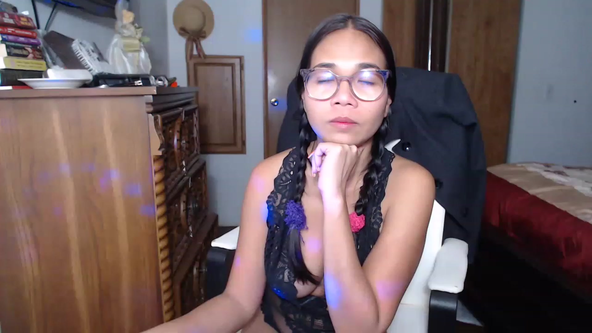 Gallery image thumbnail from Littlekai2023's myfreecams stream on, 11/23/2022, 05:37 image 1 of 20