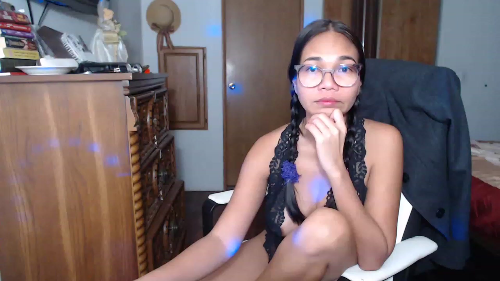 Gallery image thumbnail from Littlekai2023's myfreecams stream on, 11/23/2022, 05:37 image 2 of 20