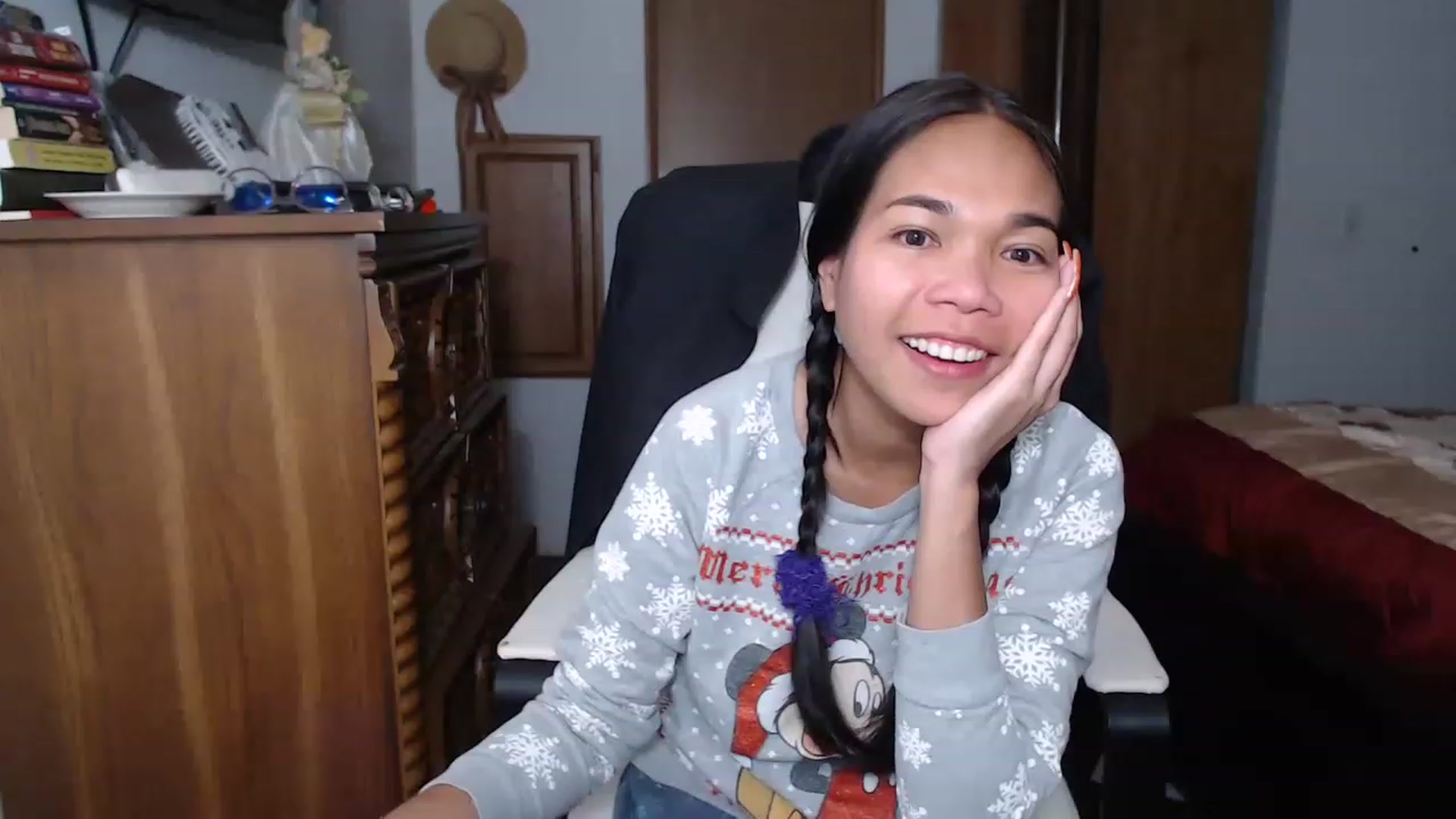 Gallery image thumbnail from Littlekai2023's myfreecams stream on, 11/23/2022, 05:37 image 17 of 20
