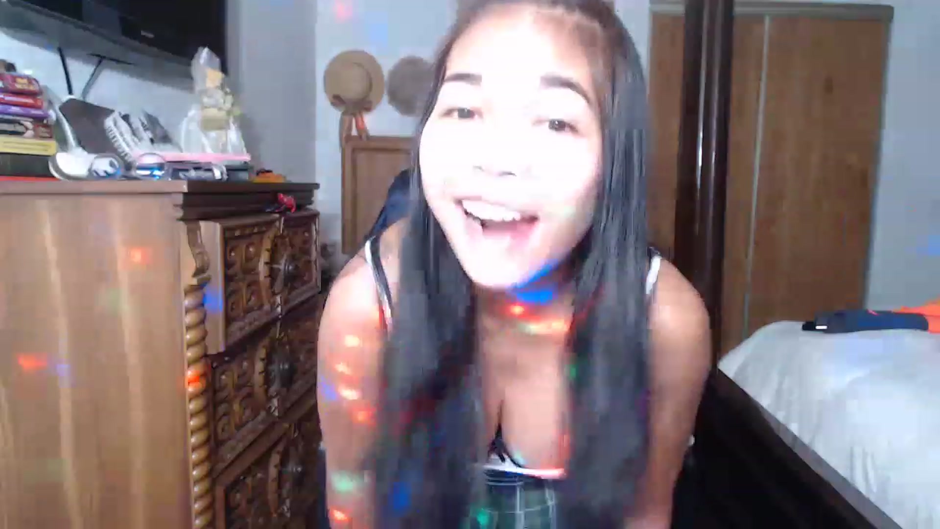Gallery image thumbnail from Littlekai2023's myfreecams stream on, 12/01/2022, 08:01 image 16 of 20