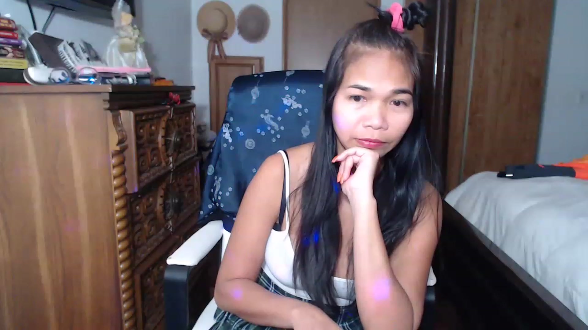 Gallery image thumbnail from Littlekai2023's myfreecams stream on, 12/01/2022, 08:01 image 19 of 20