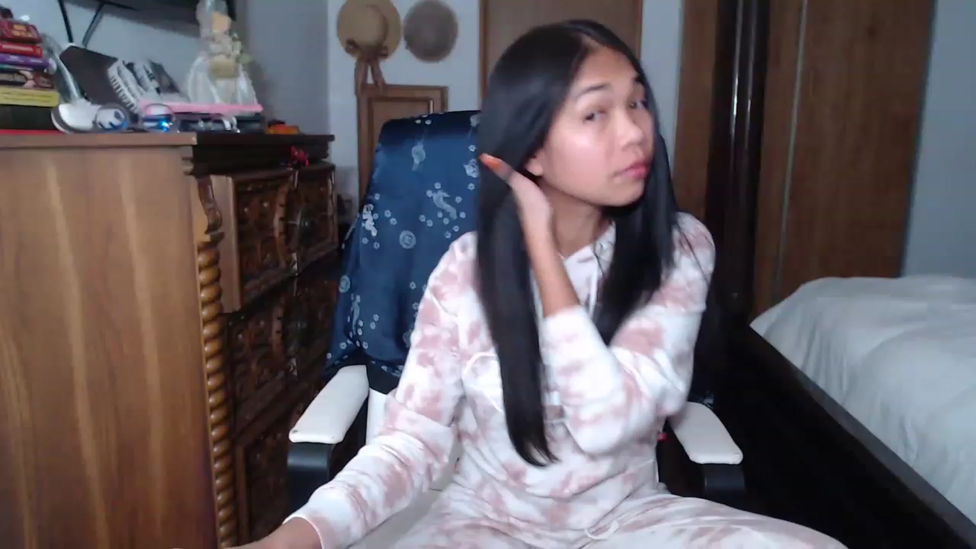 Gallery image thumbnail from Littlekai2023's myfreecams stream on, 11/25/2022, 04:27 image 1 of 20