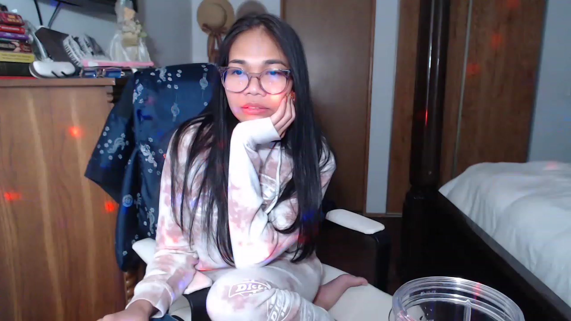 Gallery image thumbnail from Littlekai2023's myfreecams stream on, 11/25/2022, 04:27 image 18 of 20