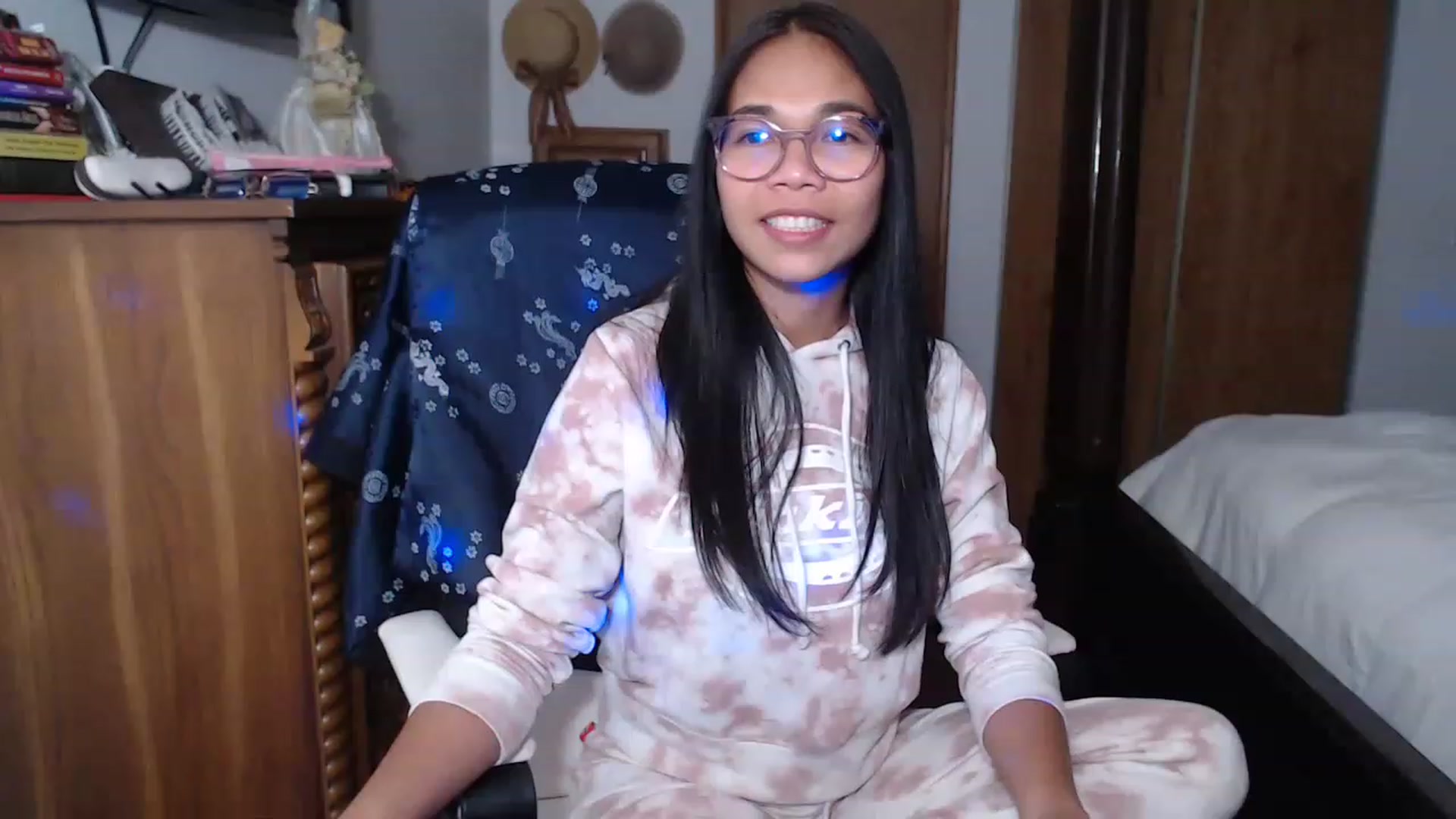 Gallery image thumbnail from Littlekai2023's myfreecams stream on, 11/25/2022, 04:27 image 11 of 20