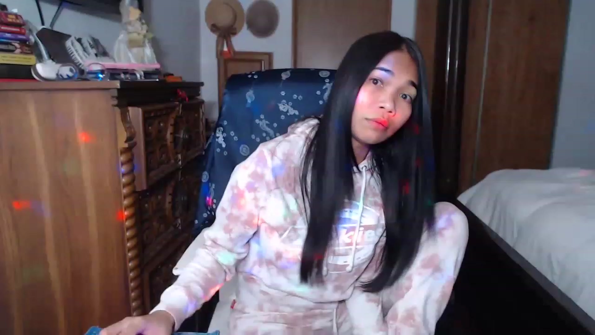 Gallery image thumbnail from Littlekai2023's myfreecams stream on, 11/25/2022, 04:27 image 2 of 20