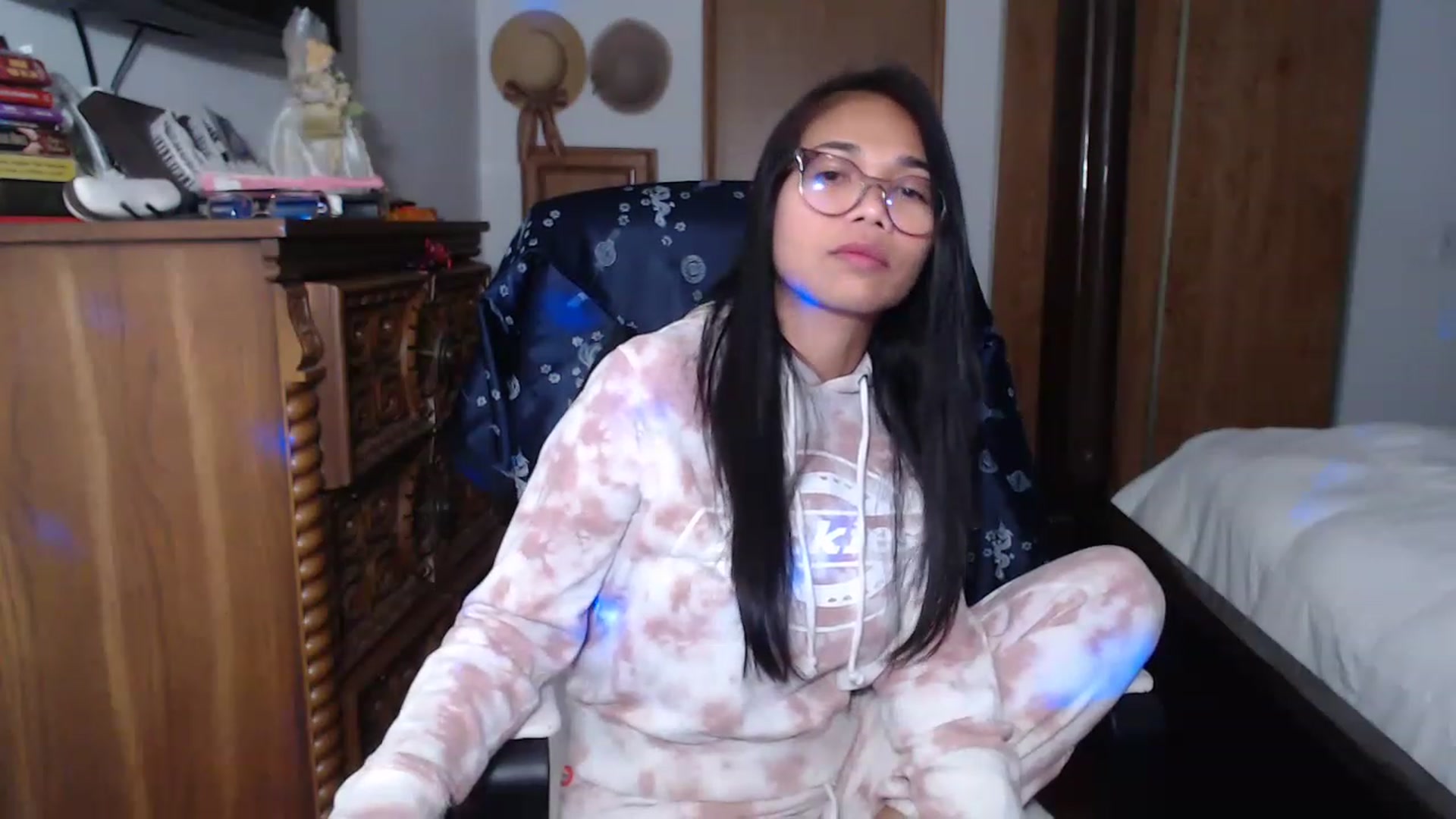 Gallery image thumbnail from Littlekai2023's myfreecams stream on, 11/25/2022, 05:58 image 16 of 20
