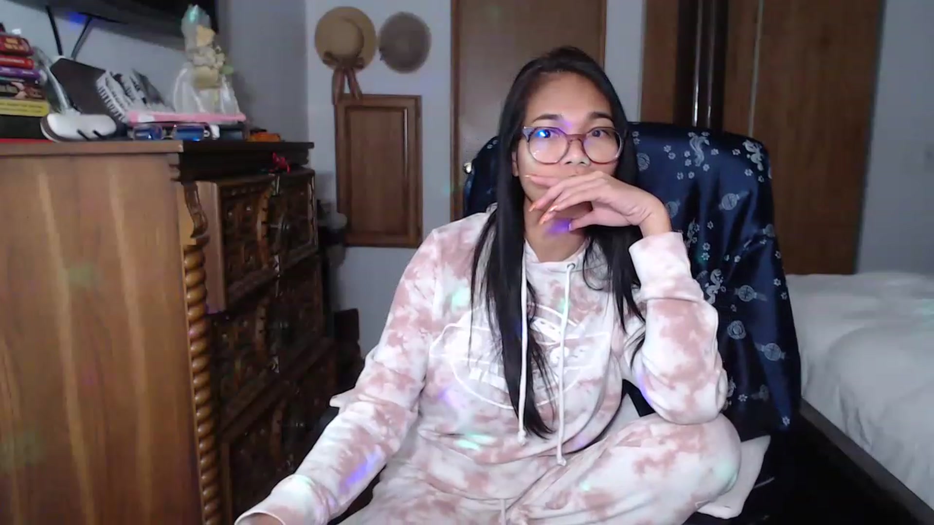 Gallery image thumbnail from Littlekai2023's myfreecams stream on, 11/25/2022, 05:58 image 18 of 20