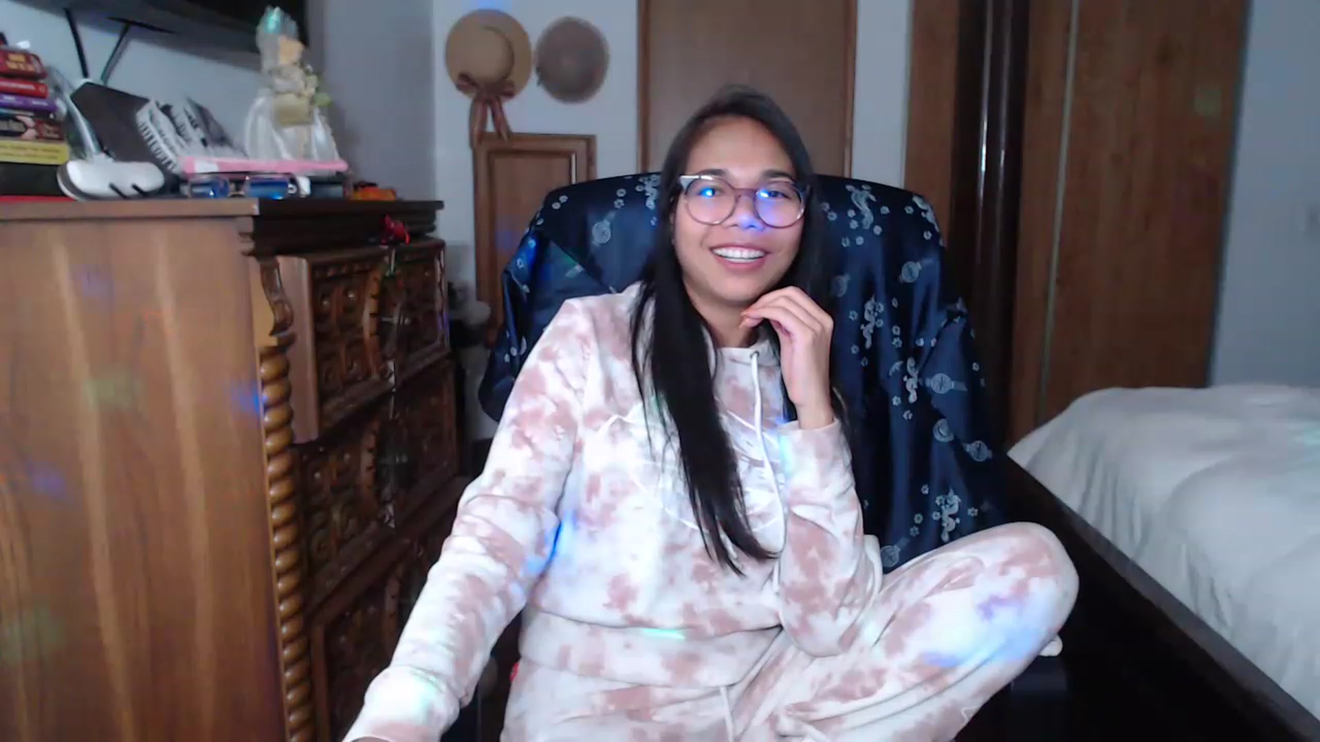 Gallery image thumbnail from Littlekai2023's myfreecams stream on, 11/25/2022, 05:58 image 17 of 20