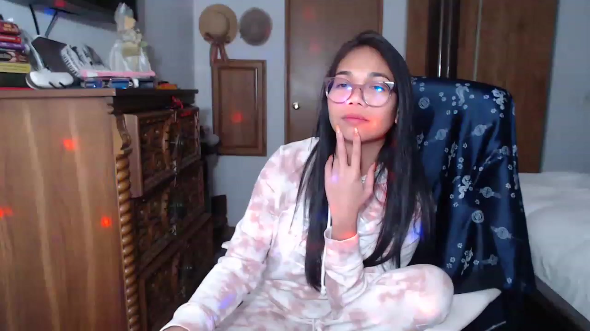 Gallery image thumbnail from Littlekai2023's myfreecams stream on, 11/25/2022, 05:58 image 19 of 20