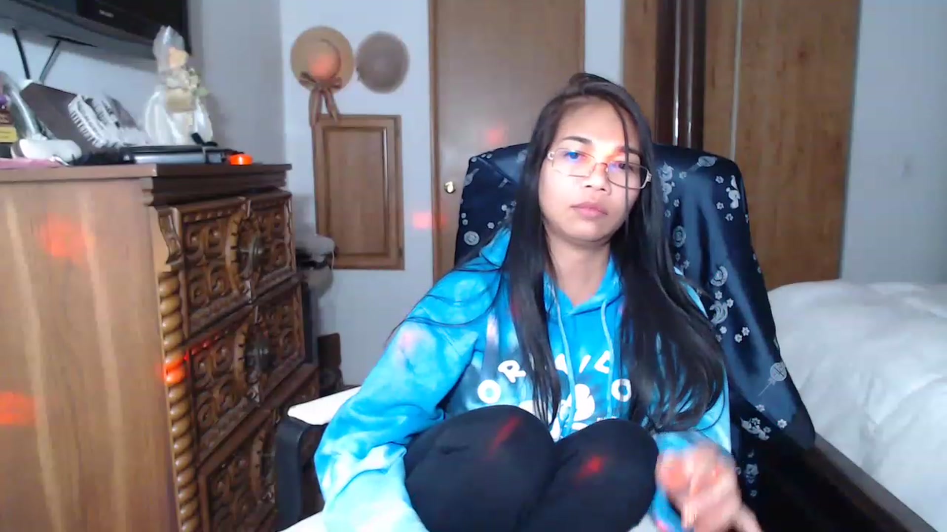 Gallery image thumbnail from Littlekai2023's myfreecams stream on, 11/27/2022, 06:06 image 17 of 20
