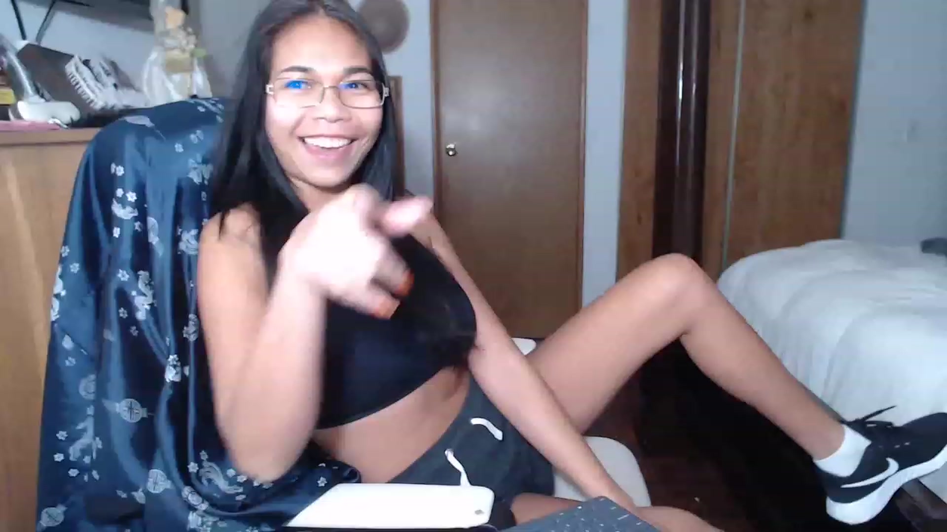 Gallery image thumbnail from Littlekai2023's myfreecams stream on, 11/28/2022, 24:03 image 1 of 20